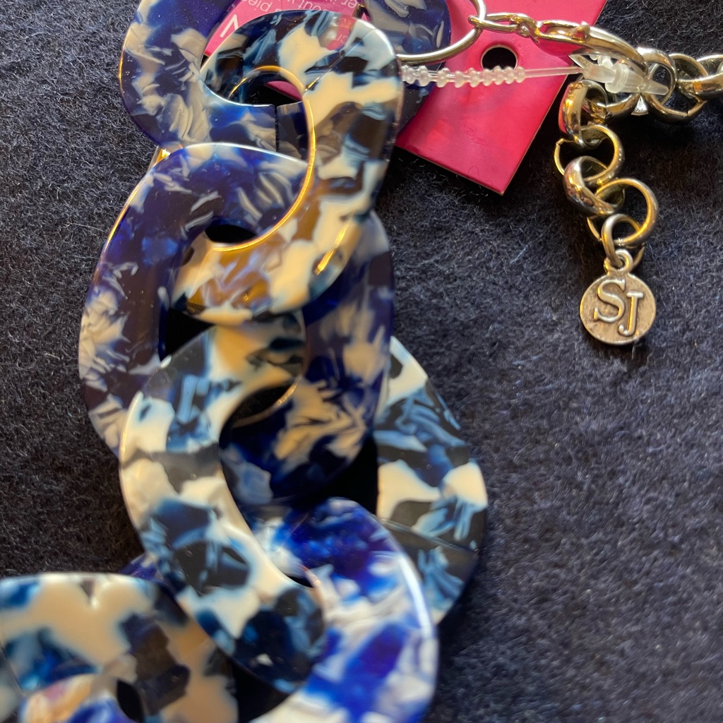 Sassy Jones Navy Blue And Cream Resin Link Hair Accessory